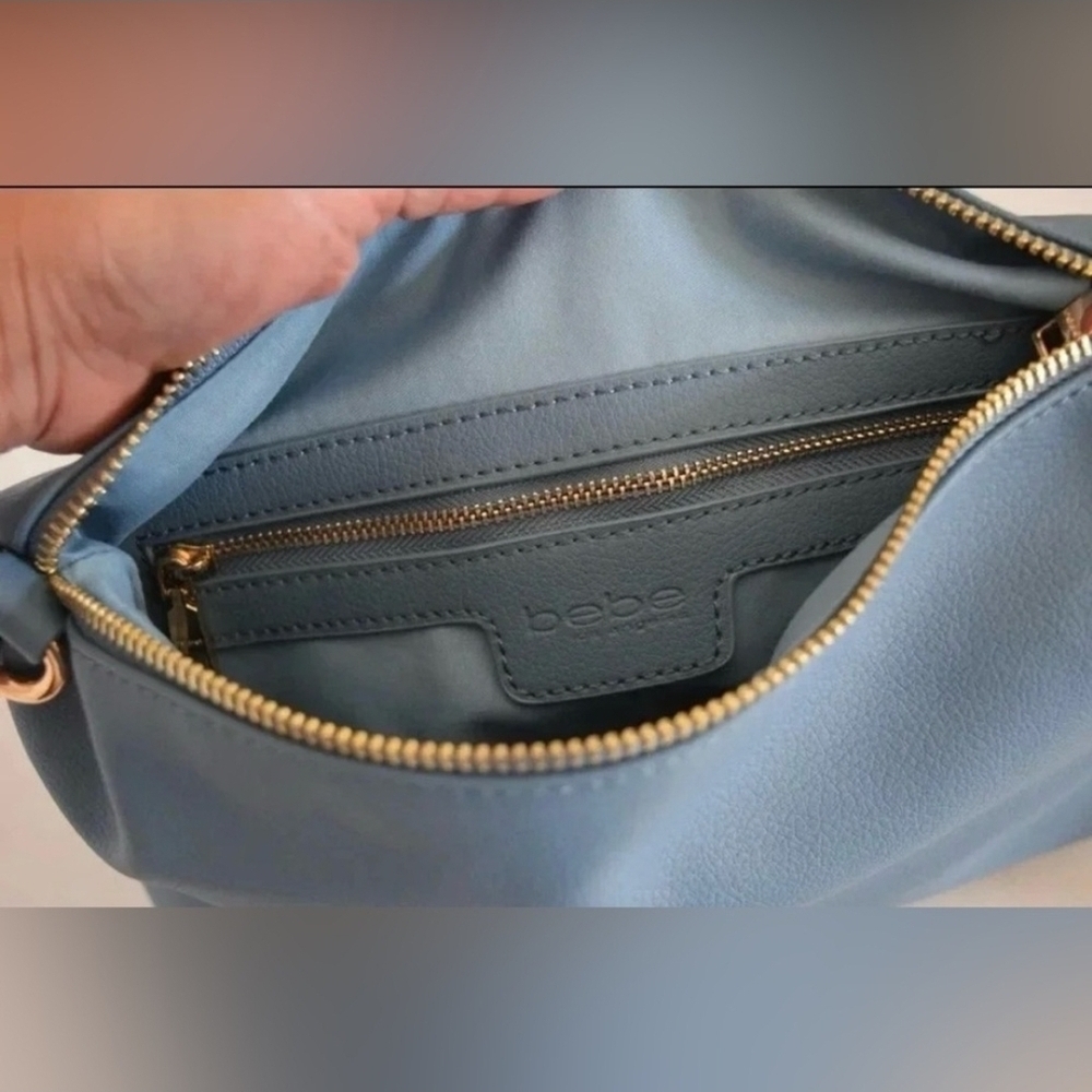 NEW Bebe Chic Blue Faux Leather Crossbody Bag-NWOT - Picture 4 of 9